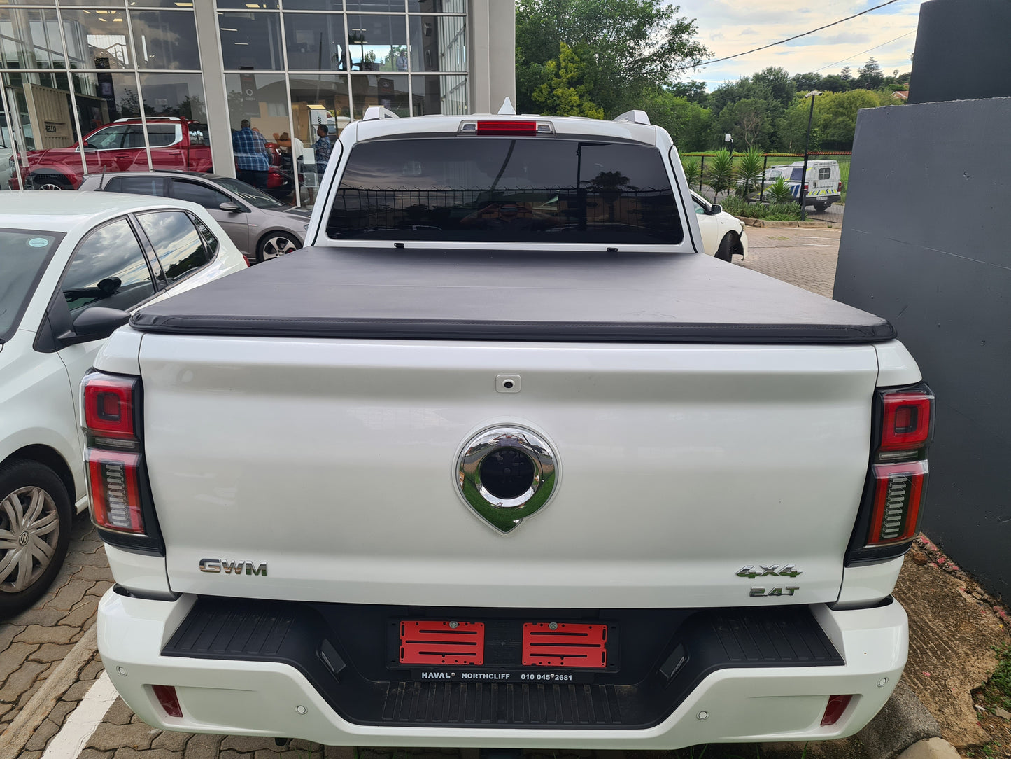 Trifold Hard Lockable Bakkie Tonneau Covers GWM P Series