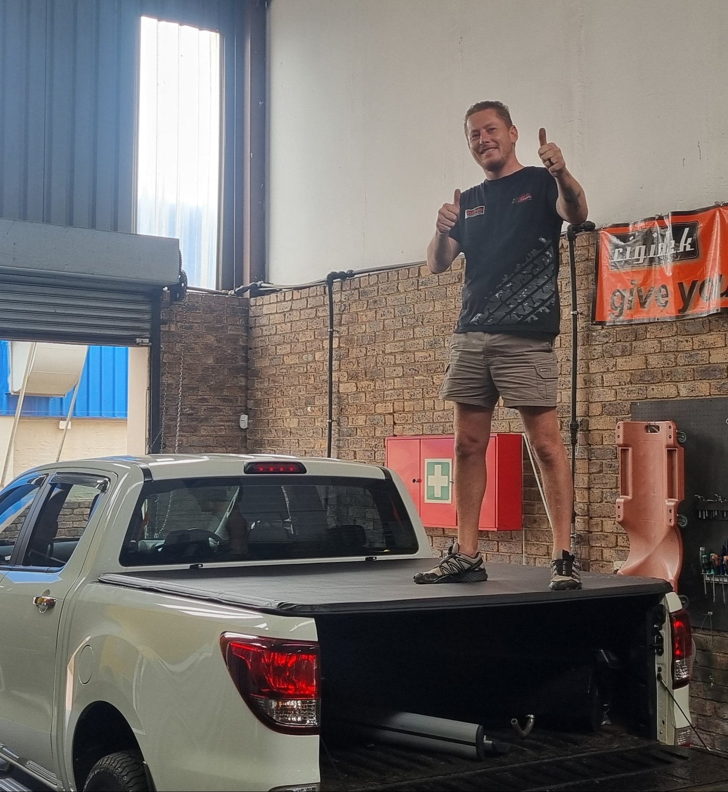 Trifold Hard Lockable Bakkie Tonneau Covers Mazda BT50