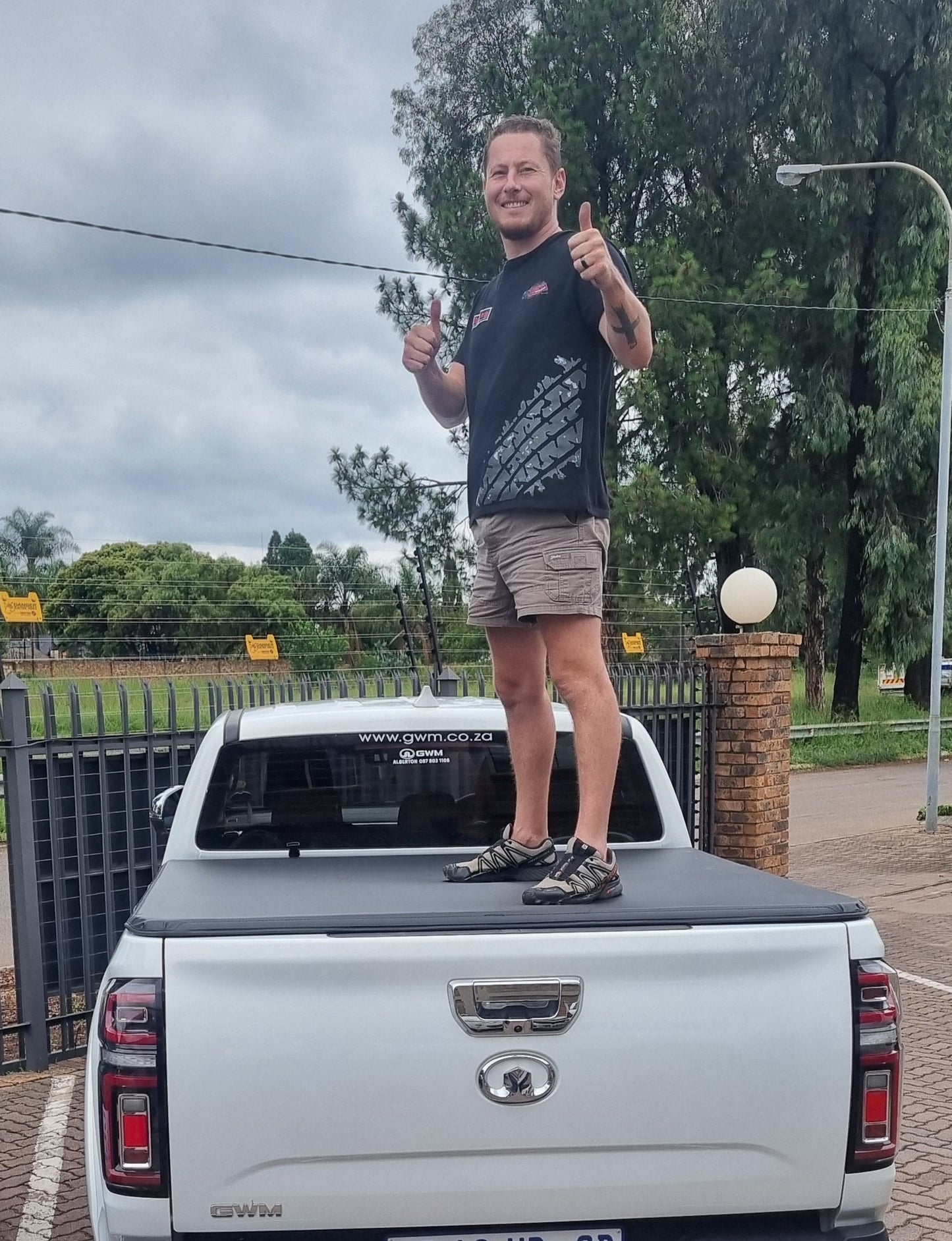 Trifold Hard Lockable Bakkie Tonneau Covers GWM P Series