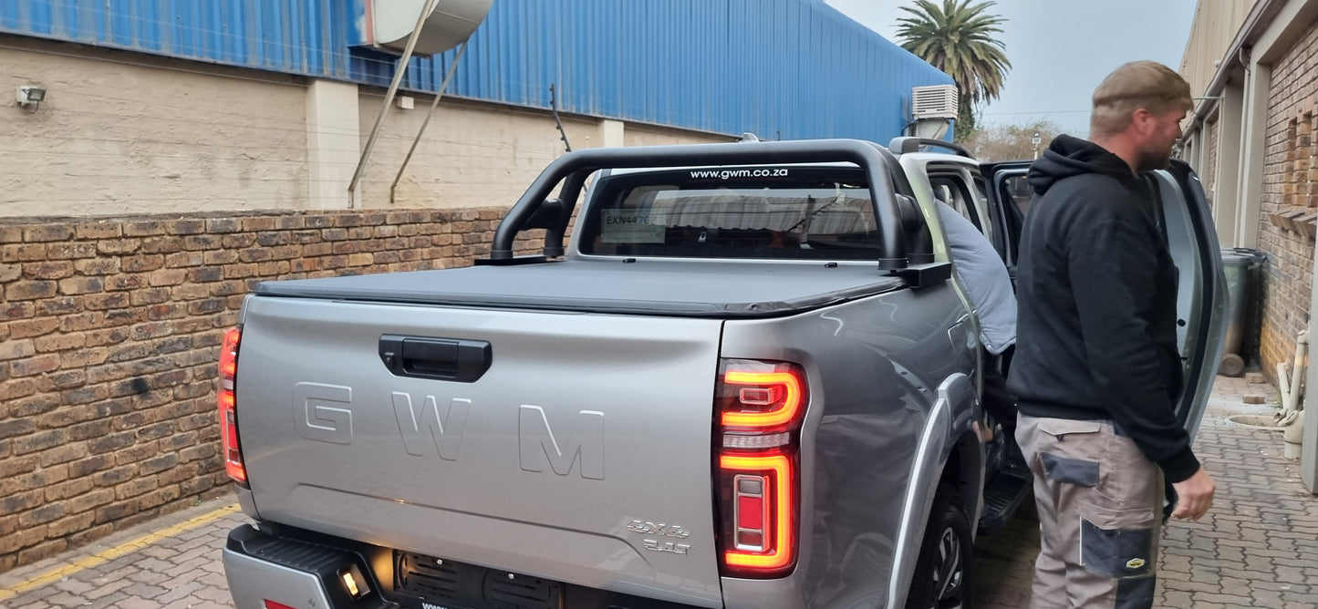 Trifold Hard Lockable Bakkie Tonneau Covers GWM P Series