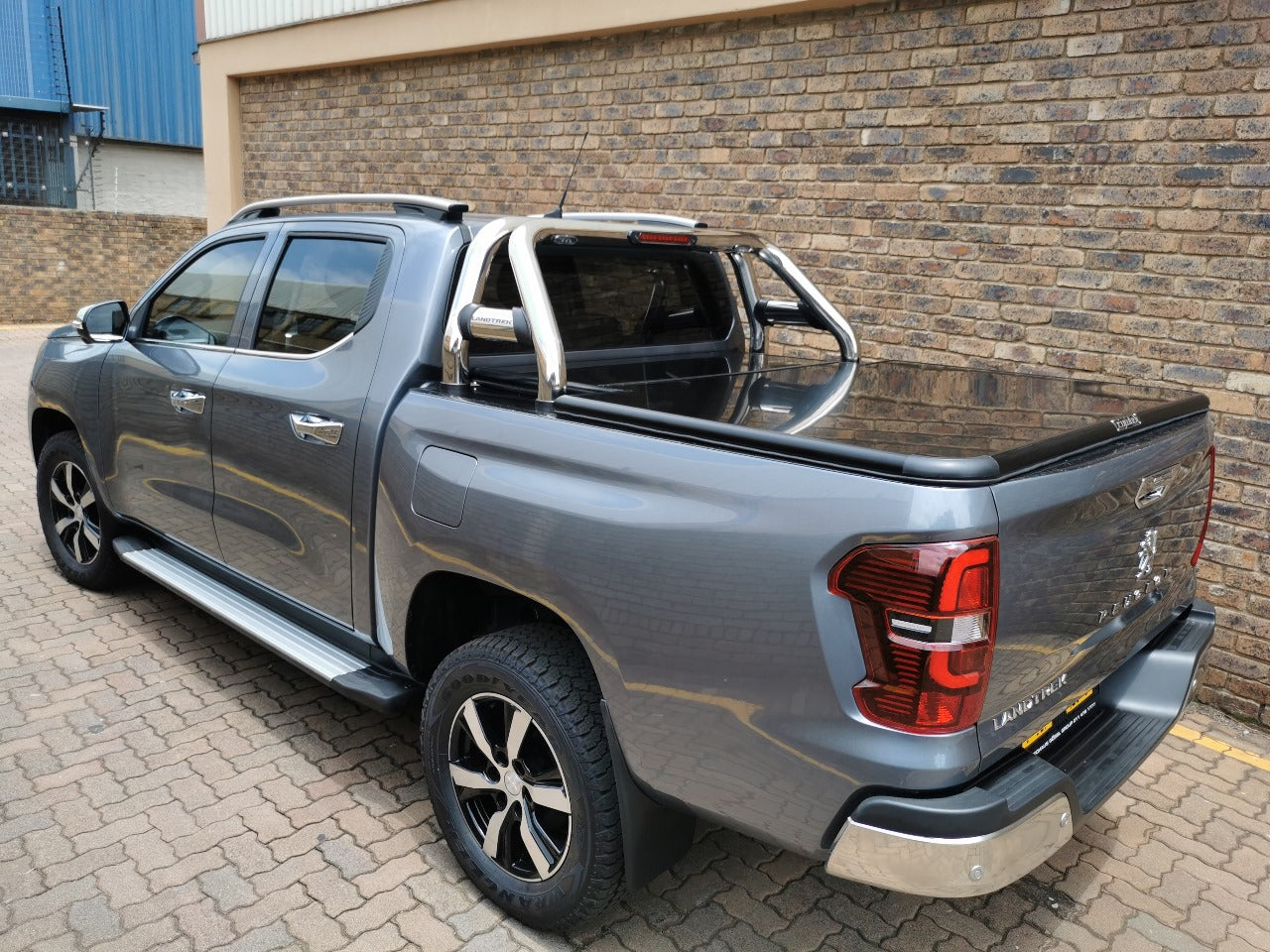 RIGIDEK HARD TONNEAU COVER