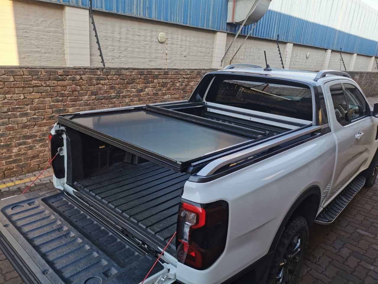 Aluminium Multiflex Hard Folding Covers - Ford Ranger