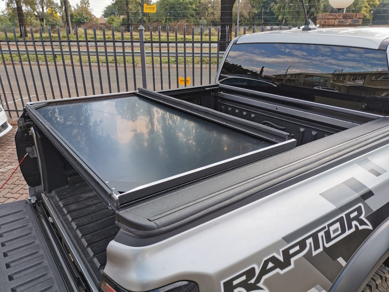 Aluminium Multiflex Hard Folding Covers - Ford Ranger