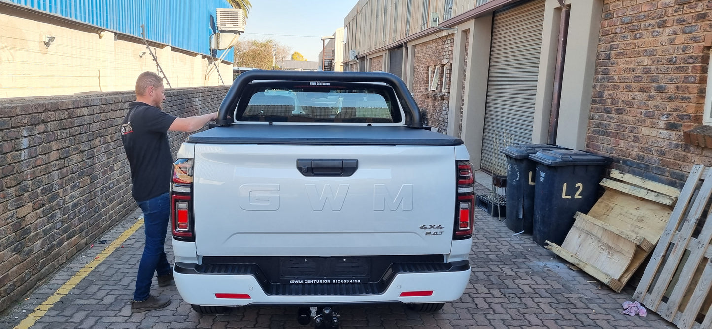 Trifold Hard Lockable Bakkie Tonneau Covers GWM P Series