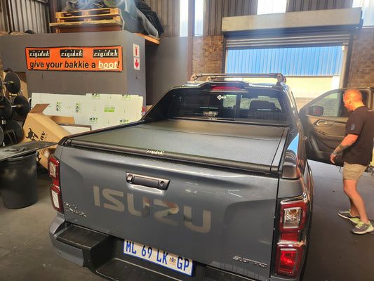 Aluminium Multiflex Hard Folding Covers - Isuzu