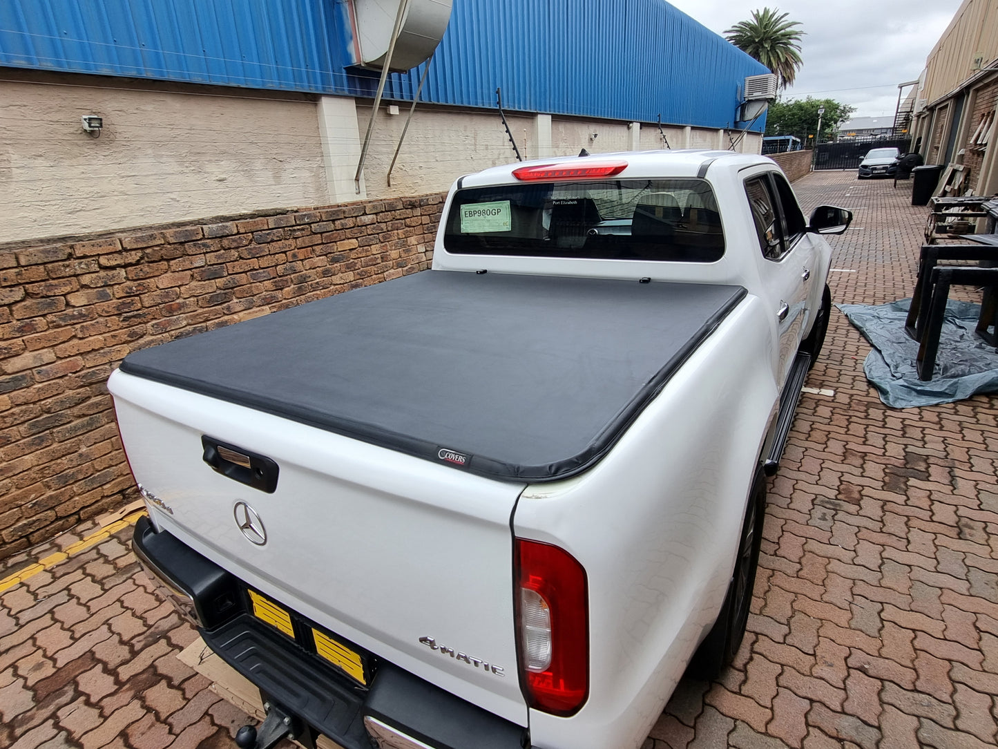 Trifold Hard Lockable Bakkie Tonneau Covers Mercedes Benz