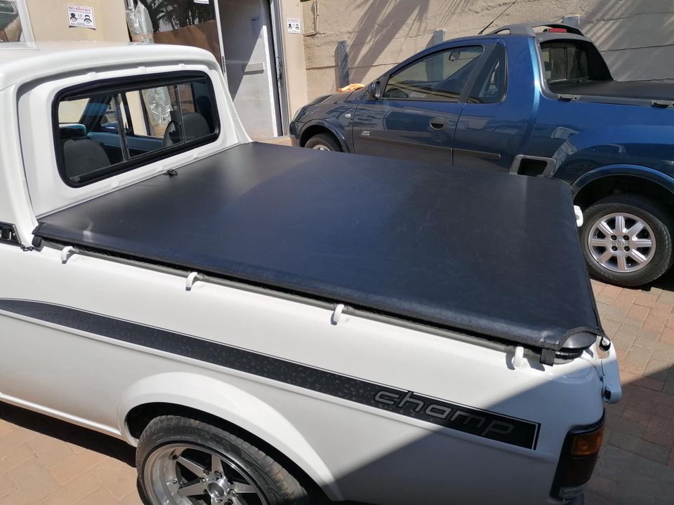Nissan 1400  Clip-on  Tonneau Cover