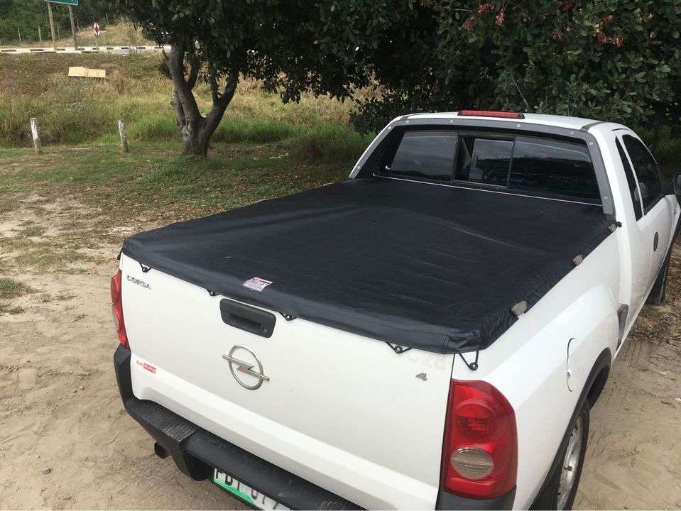 Nissan NP200 Elastic Rope Tonneau Cover