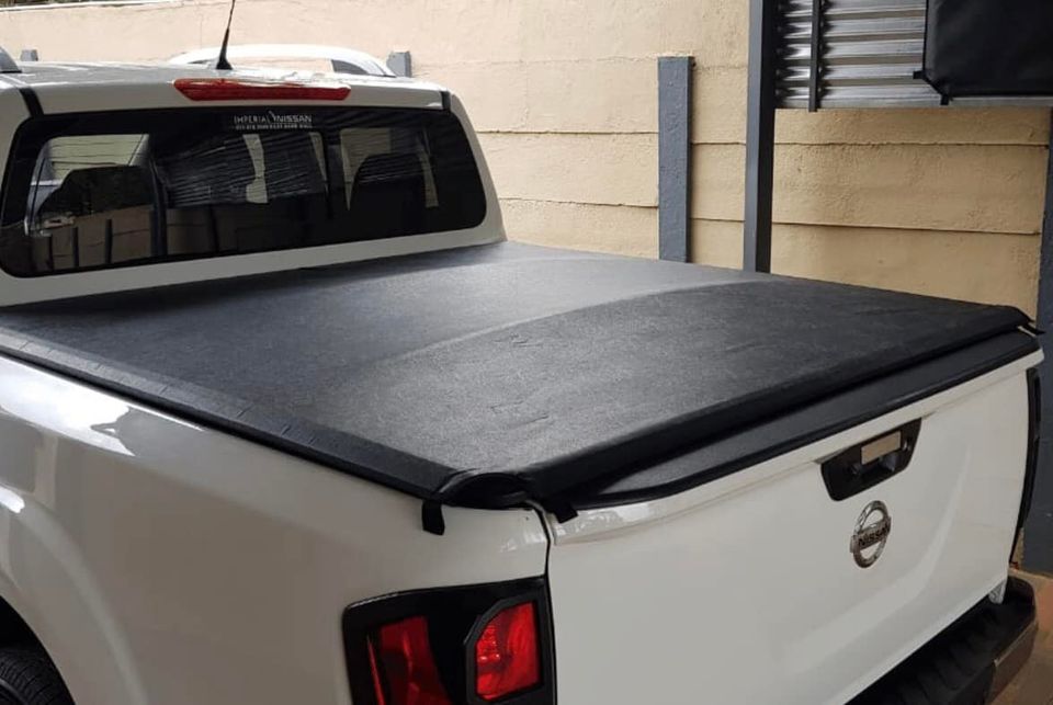 Nissan Navara  Clip On Tonneau Cover