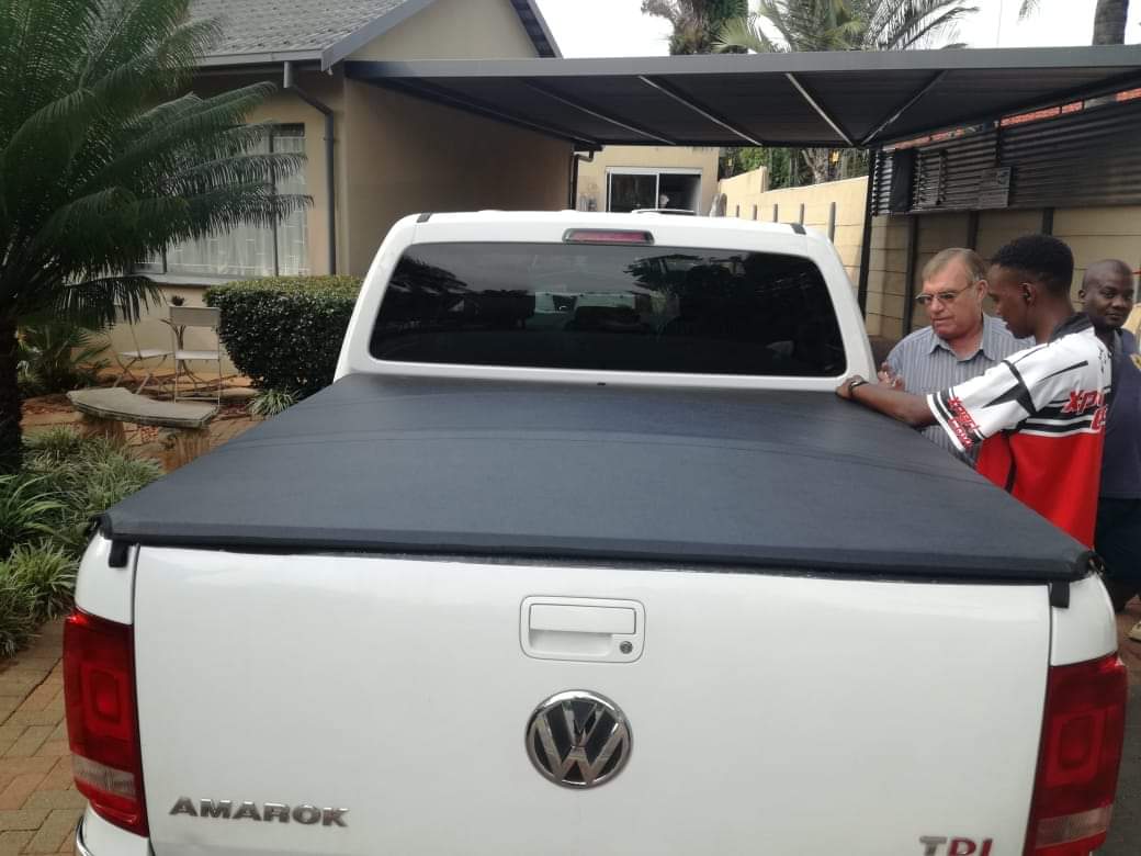 Volkswagen Amarok Clip-on  Tonneau Cover