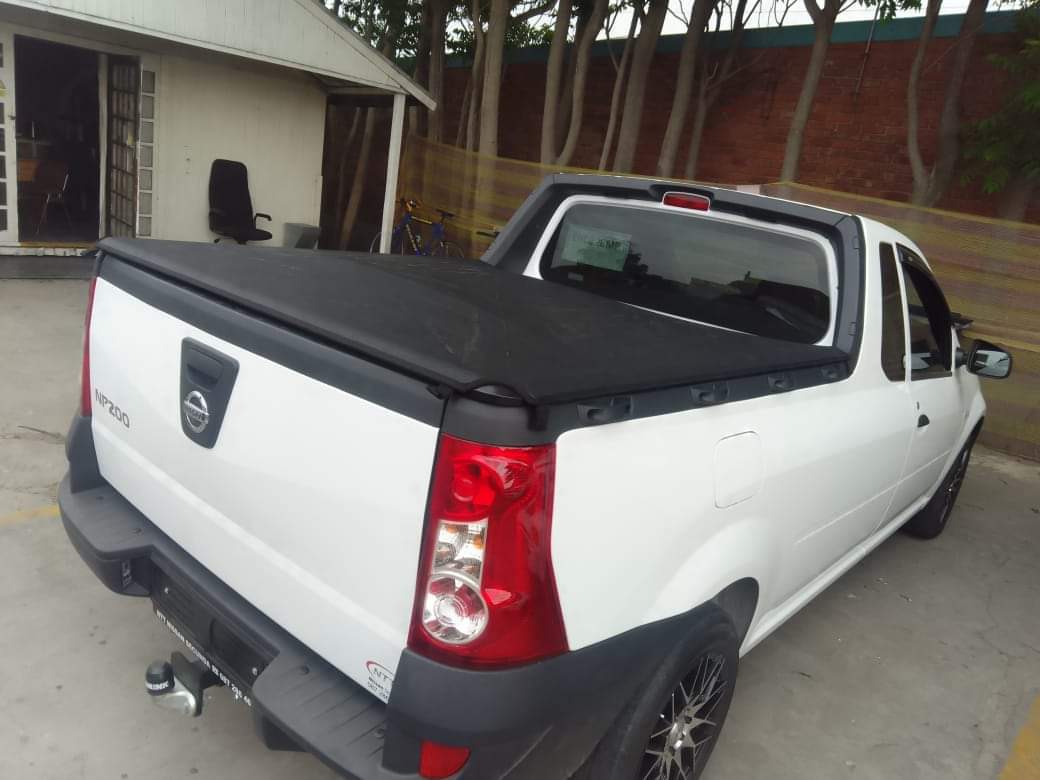 Nissan NP200 Clip On Tonneau Cover