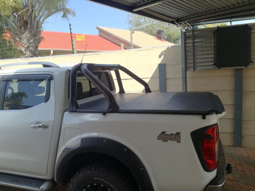 Nissan Navara  Clip On Tonneau Cover