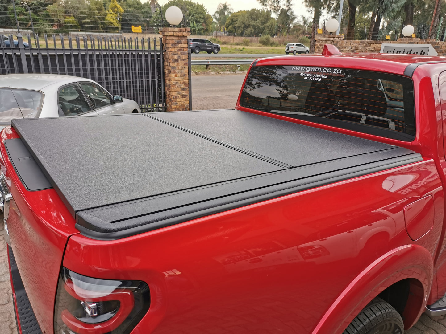 Aluminium Multiflex Hard Folding Covers - GWM P Series / P300 / P500