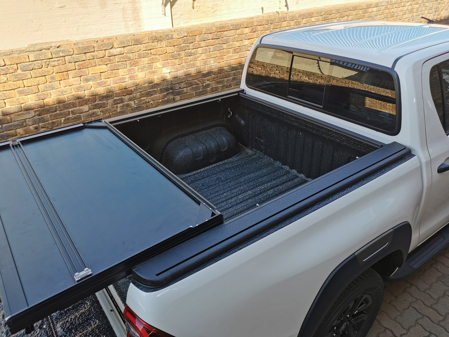 Aluminium Multiflex Hard Folding Covers -Toyota