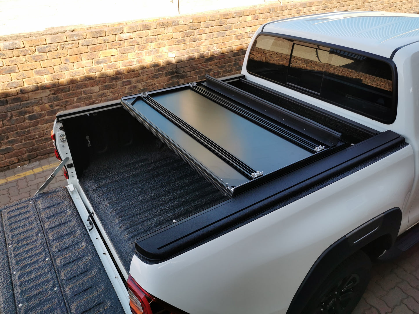 Aluminium Multiflex Hard Folding Covers -Toyota