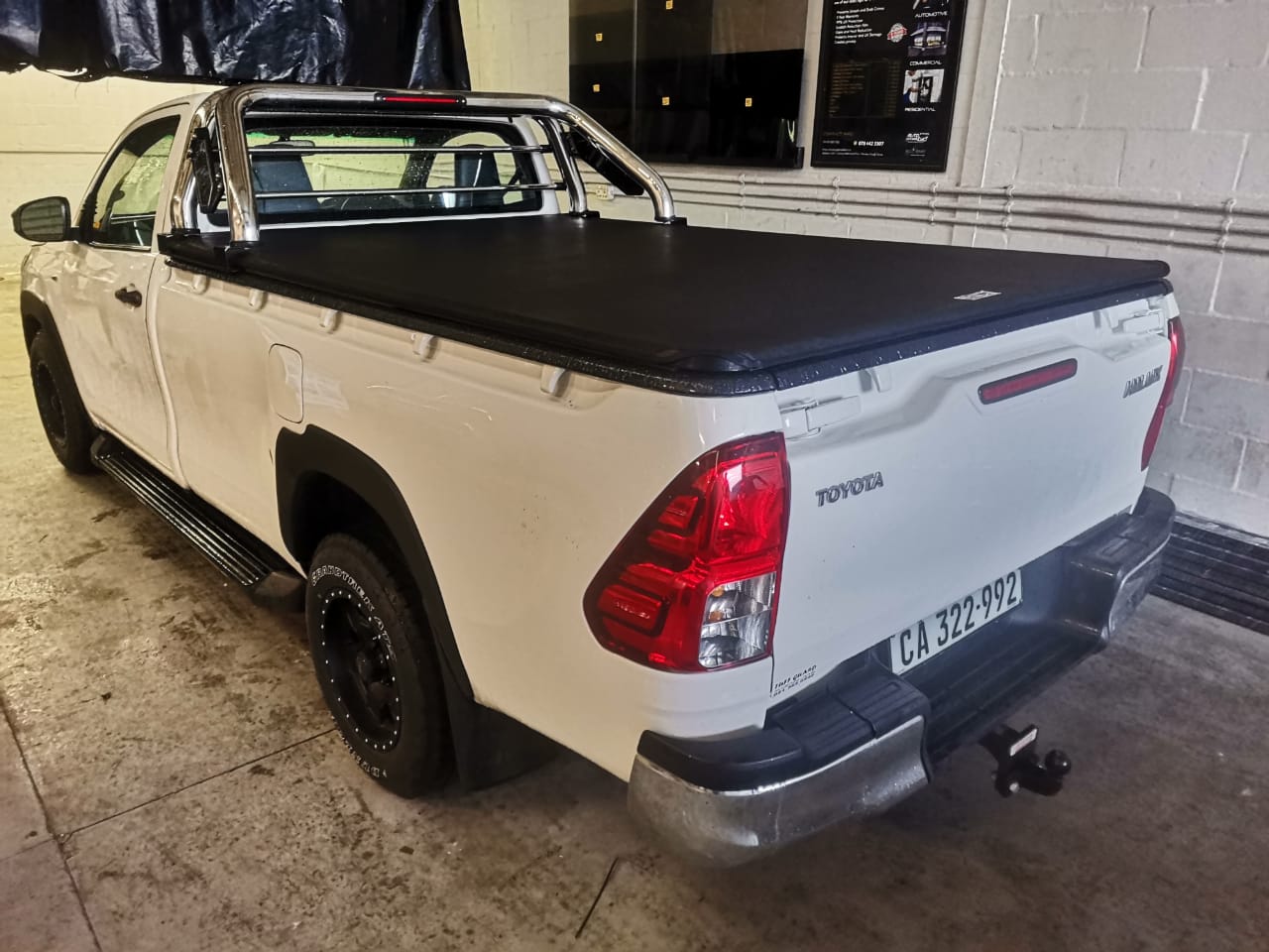 Toyota Hilux 2020+ Clip-on Tonneau Cover