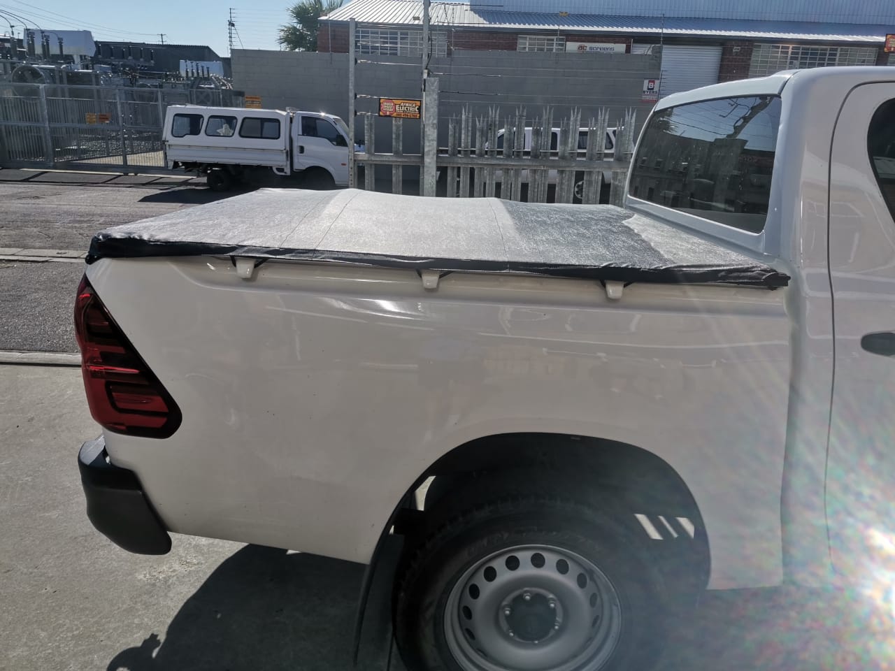 Toyota Hilux Elastic Rope Tonneau Cover