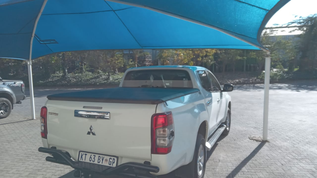 Mitsubishi Triton 2019+ Clip-on Tonneau Cover Double cab