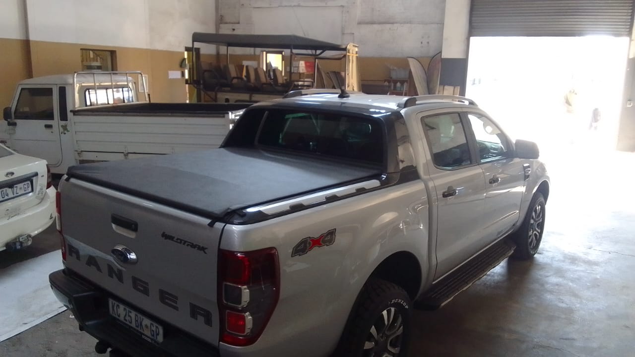 Ford Ranger Wildtrak 2016 - 2022 Clip-On Tonneau Cover Double Cab