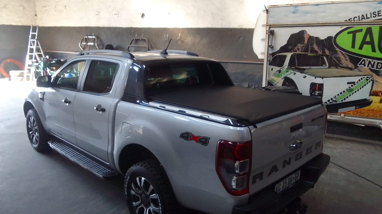 Ford Ranger Wildtrak 2016 - 2022 Clip-On Tonneau Cover Double Cab