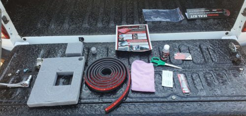 Nissan Navara Tailgate Dust Seal Kit