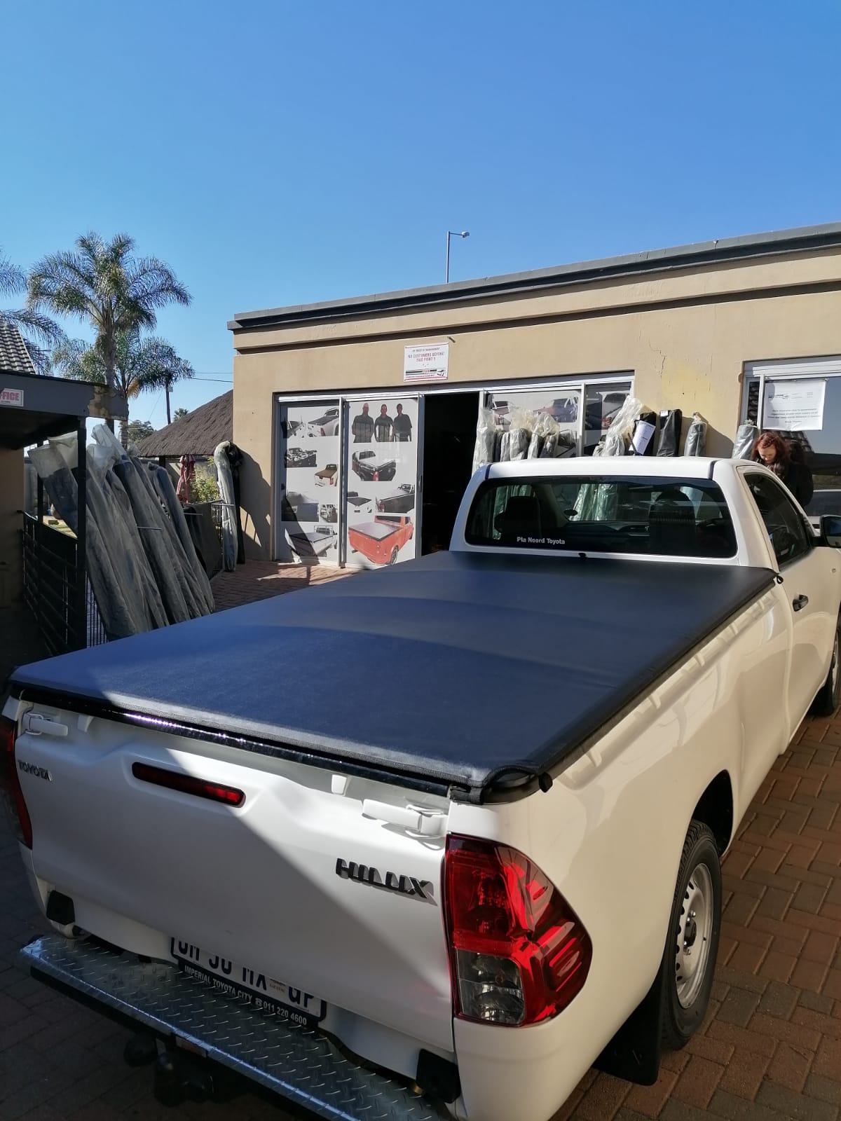 Toyota Hilux Clip-on Tonneau Cover