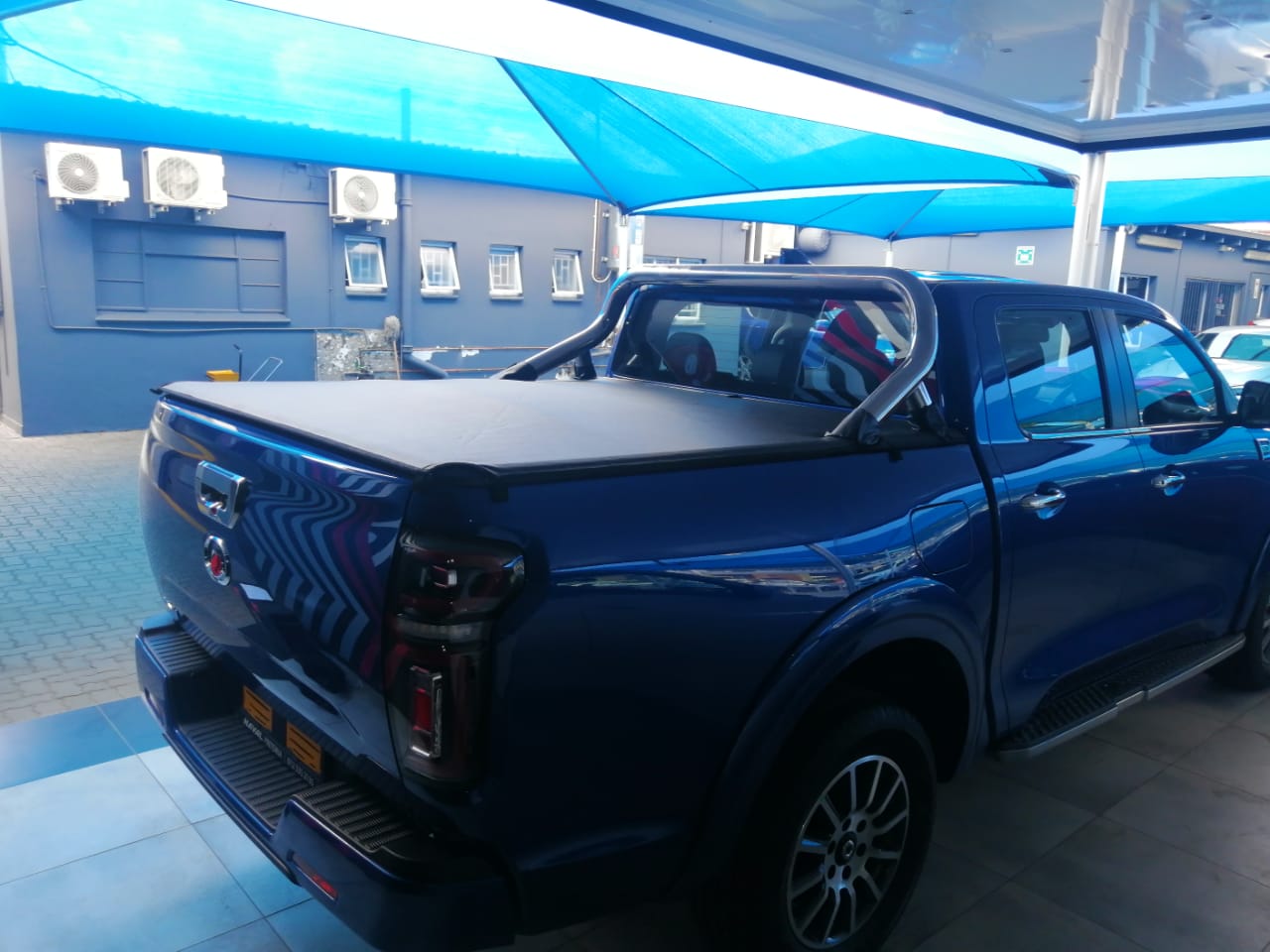 Gwm P-Series Clip-on Tonneau Cover