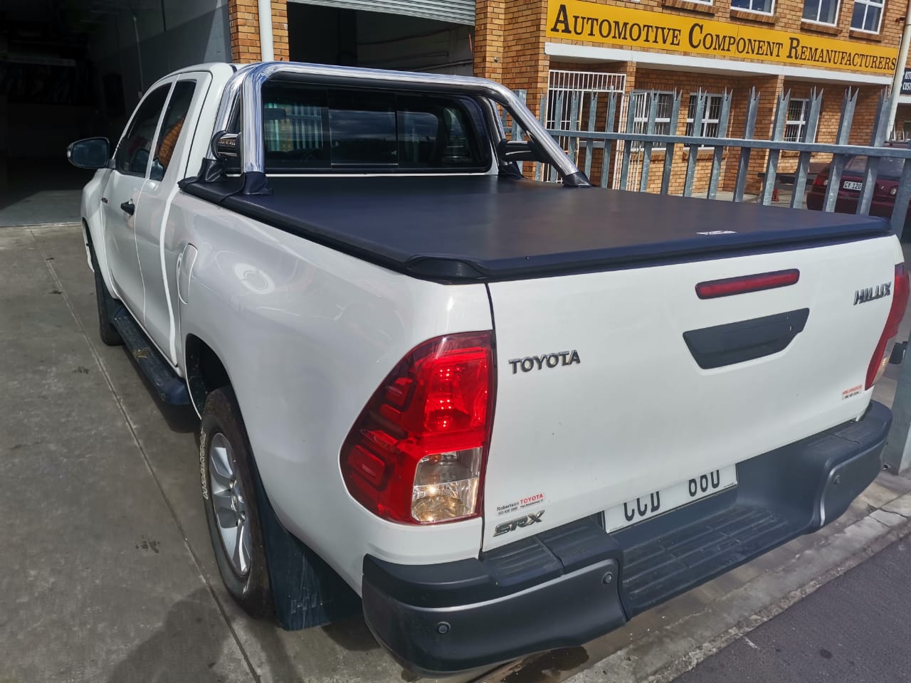 Toyota Hilux Clip-on Tonneau Cover